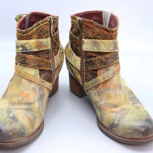 BOOTIES 1 1/2 INCH HEEL, 38 EURO